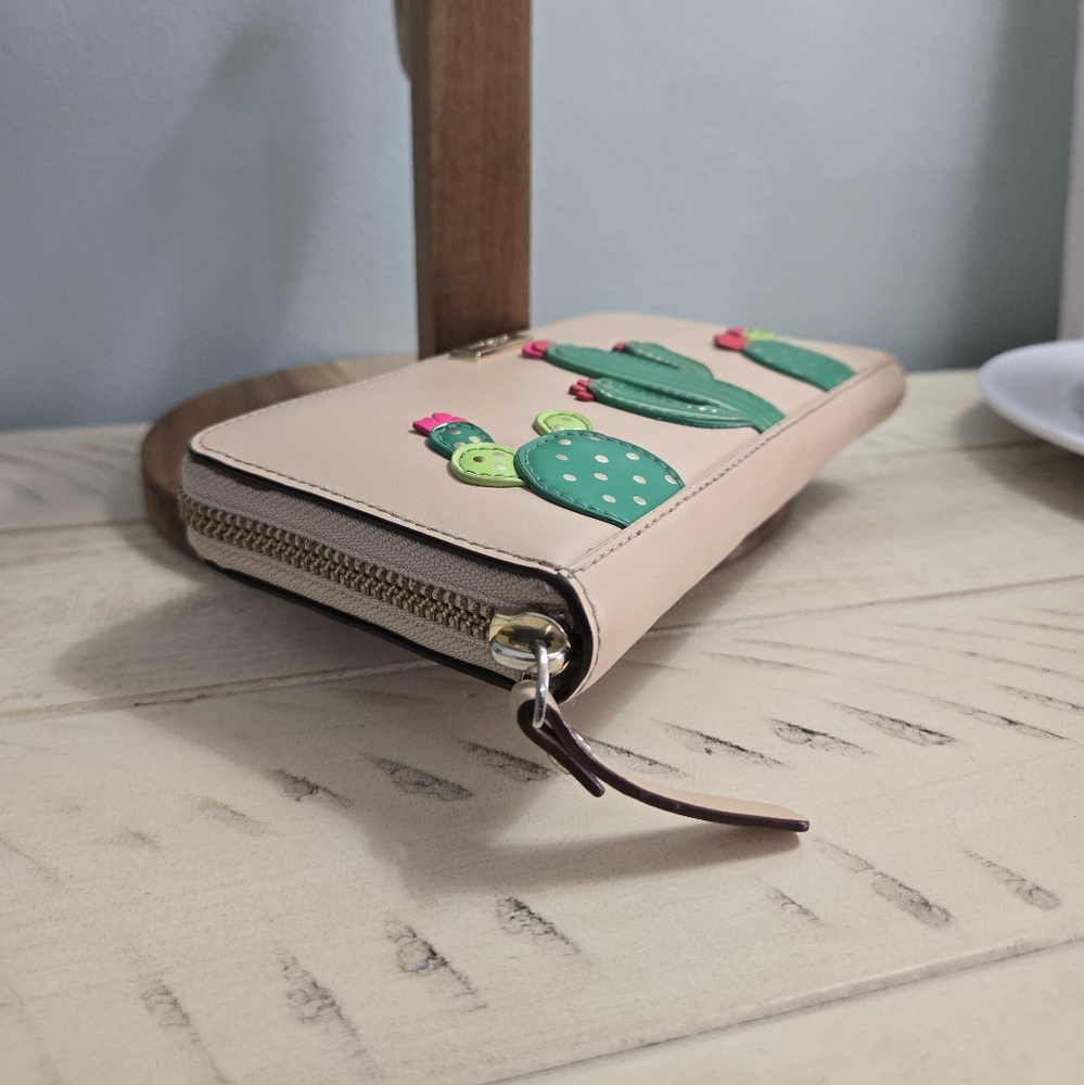 Kate Spade Horizons Cactus Neda Zip Wallet  RARE - Picture 9 of 14
